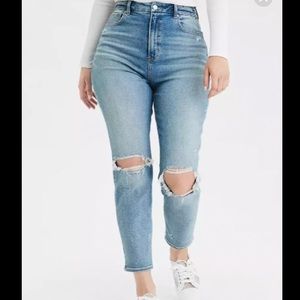 American Eagle Curvy Mom Jean